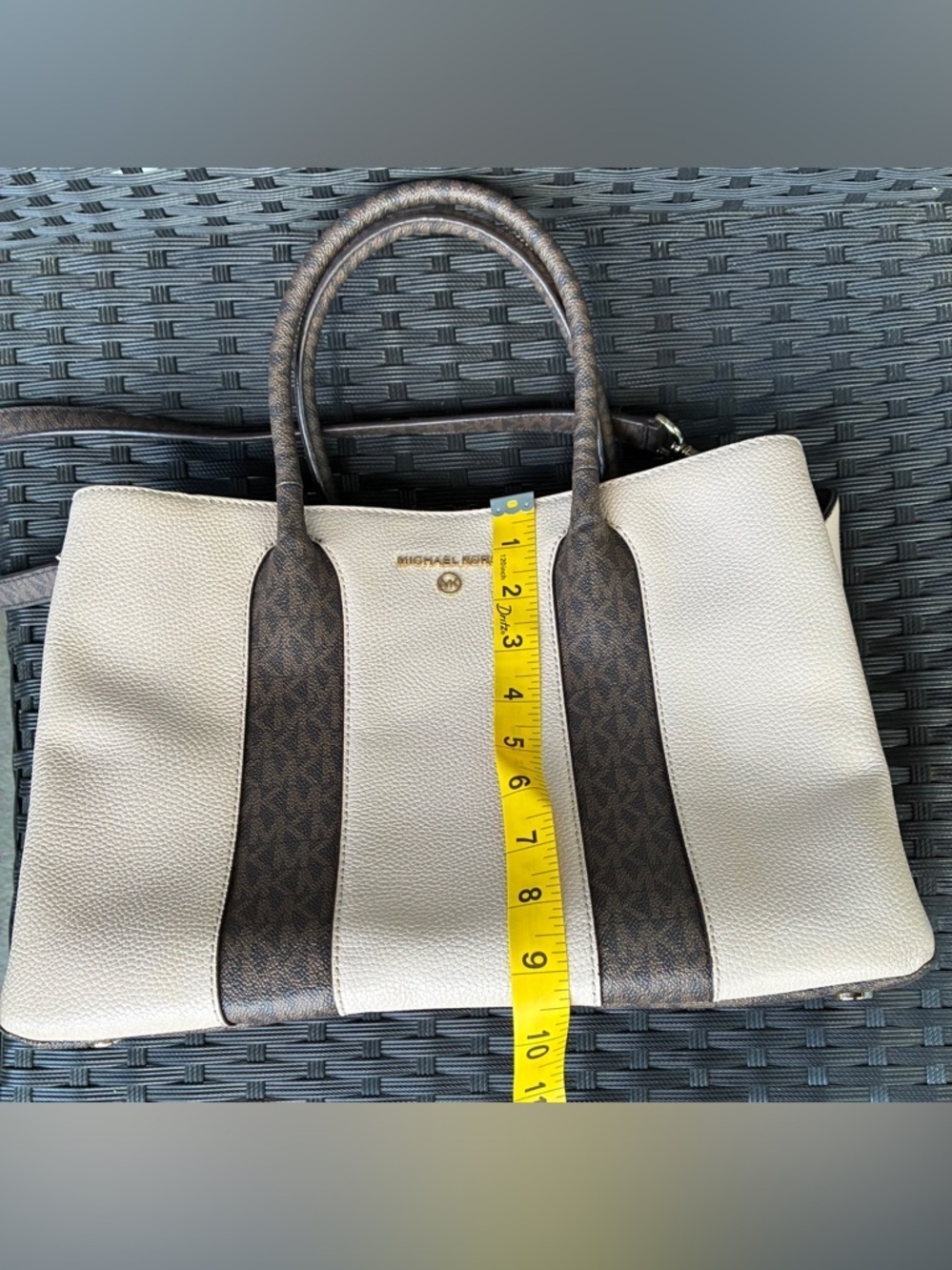 MICHAEL KORS BAG,Authentic Michael Kors Crossbody Bag. - Picture 5 of 16